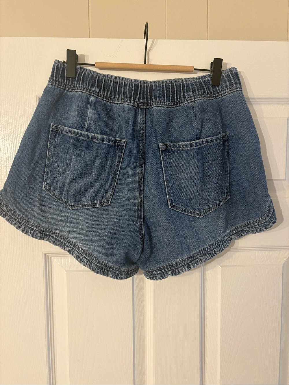 KanCan Blue Ruffle-Hem Denim Shorts - Picture 4 of 5